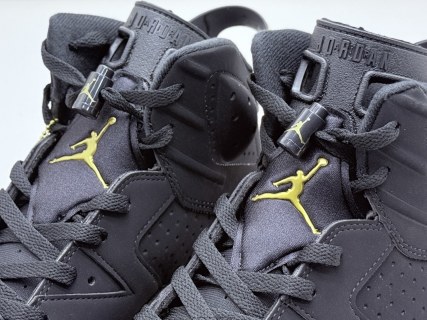 Air Jordan 6 Retro 'Toro Bravo Black / Gold' view 11