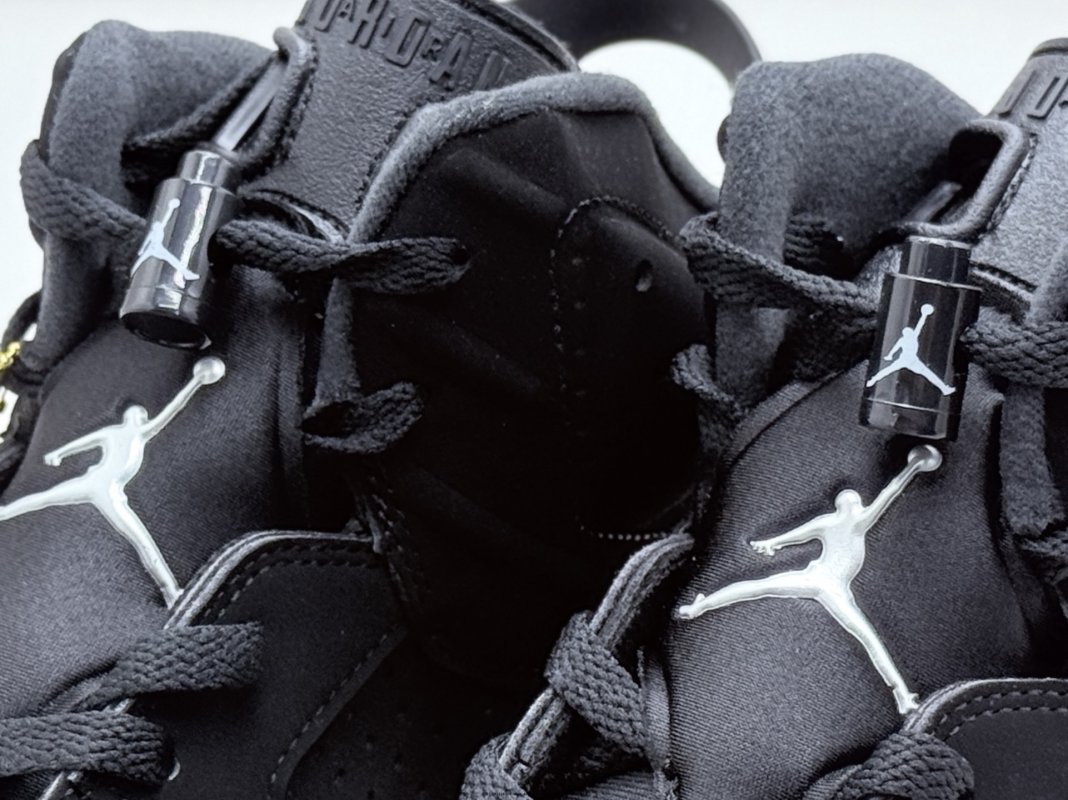Air Jordan 6 Retro 'Toro Bravo Black / Silver' view