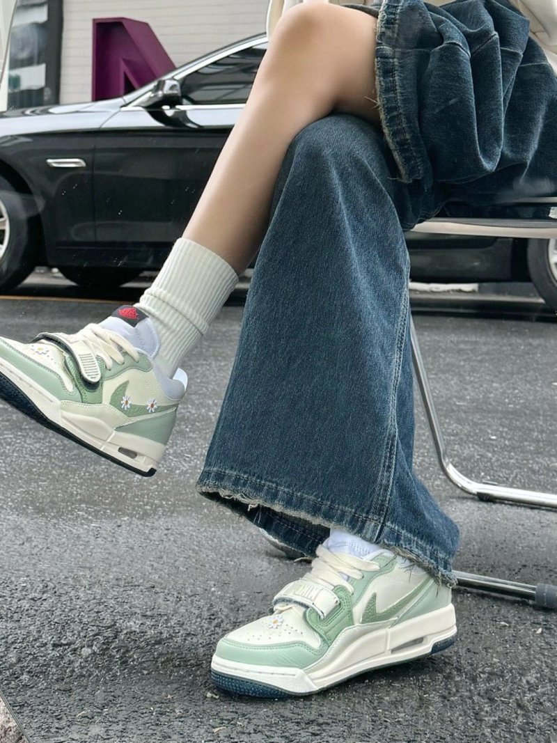 Air Jordan Legacy 312 view