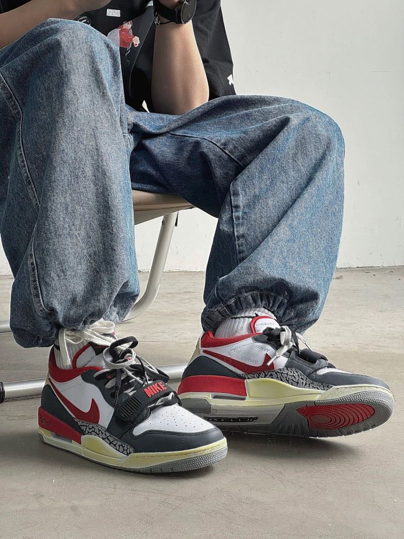 Air Jordan Legacy 312 Low view