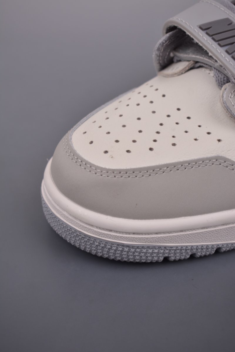 Air Jordan Legacy 312 view