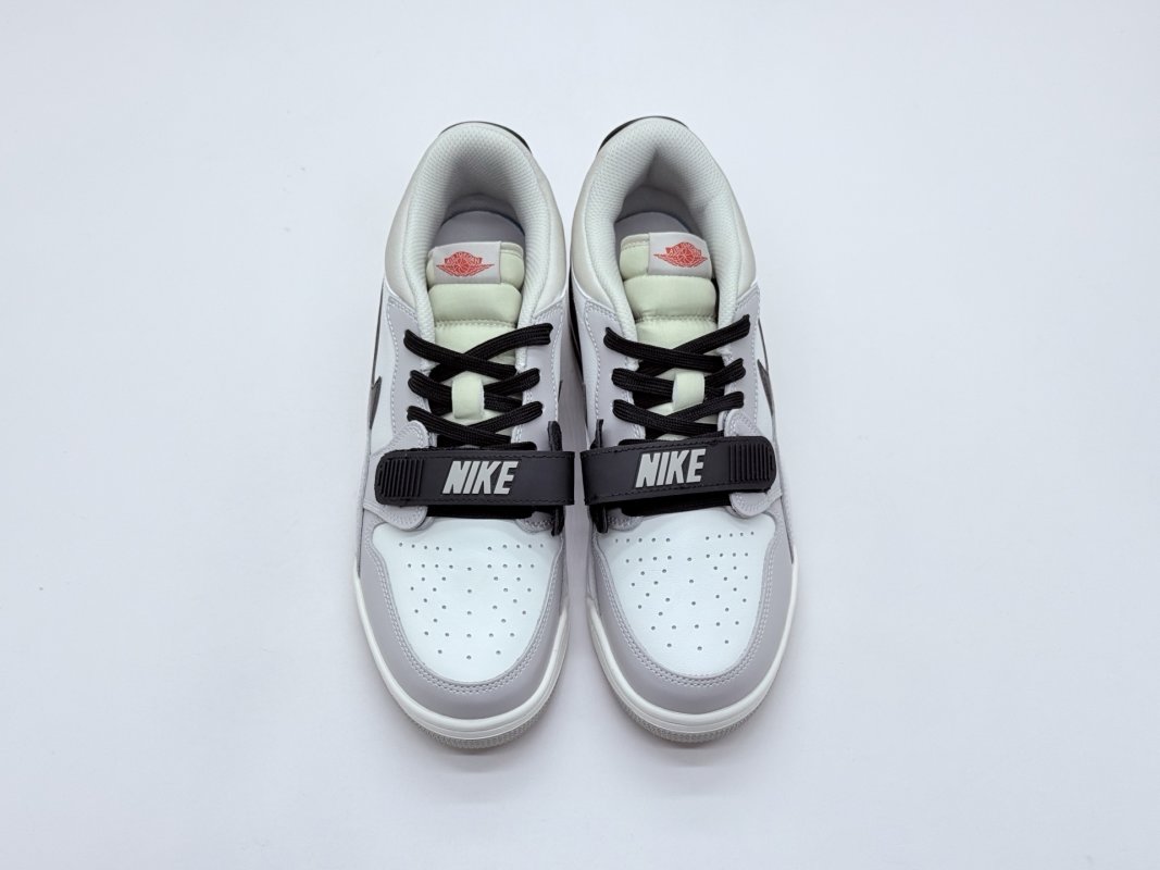 Air Jordan Legacy 312 Low 'Panda White / Grey' view
