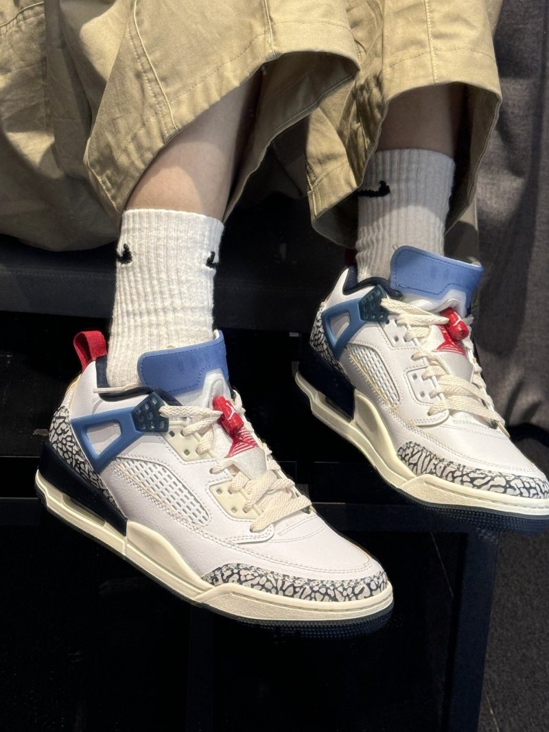 Jordan Spizike Low view