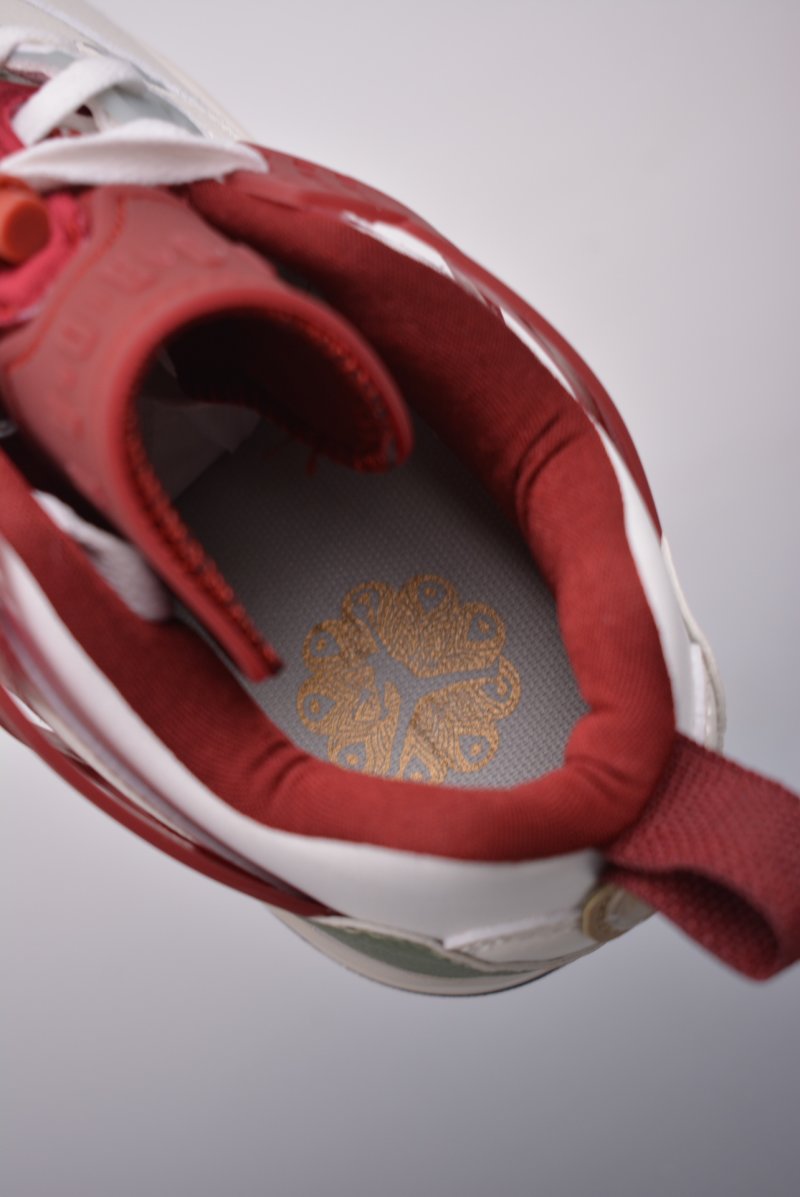 Jordan Spizike Low view