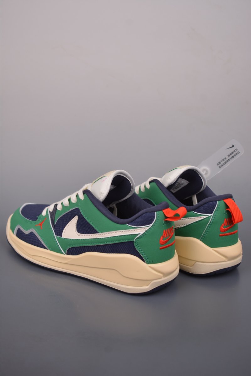 Nike Air Jordan CMFT Era view