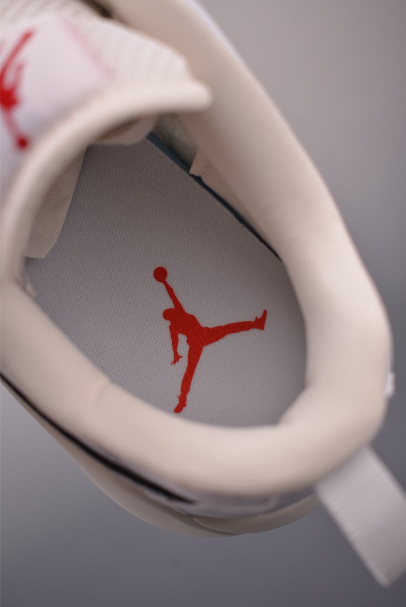 Air Jordan CMFT Era view