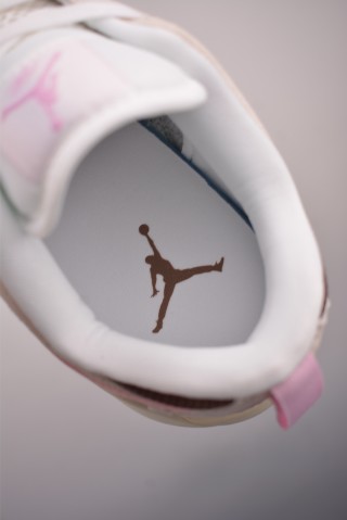 Air Jordan CMFT Era view 9