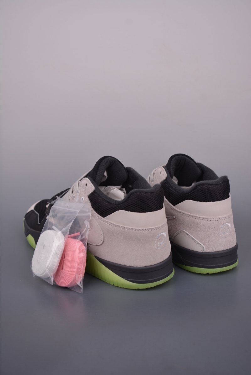 Travis Scott x Chase B x Jordan Jumpman Jack AJ4 'Black / Grey / Green' view