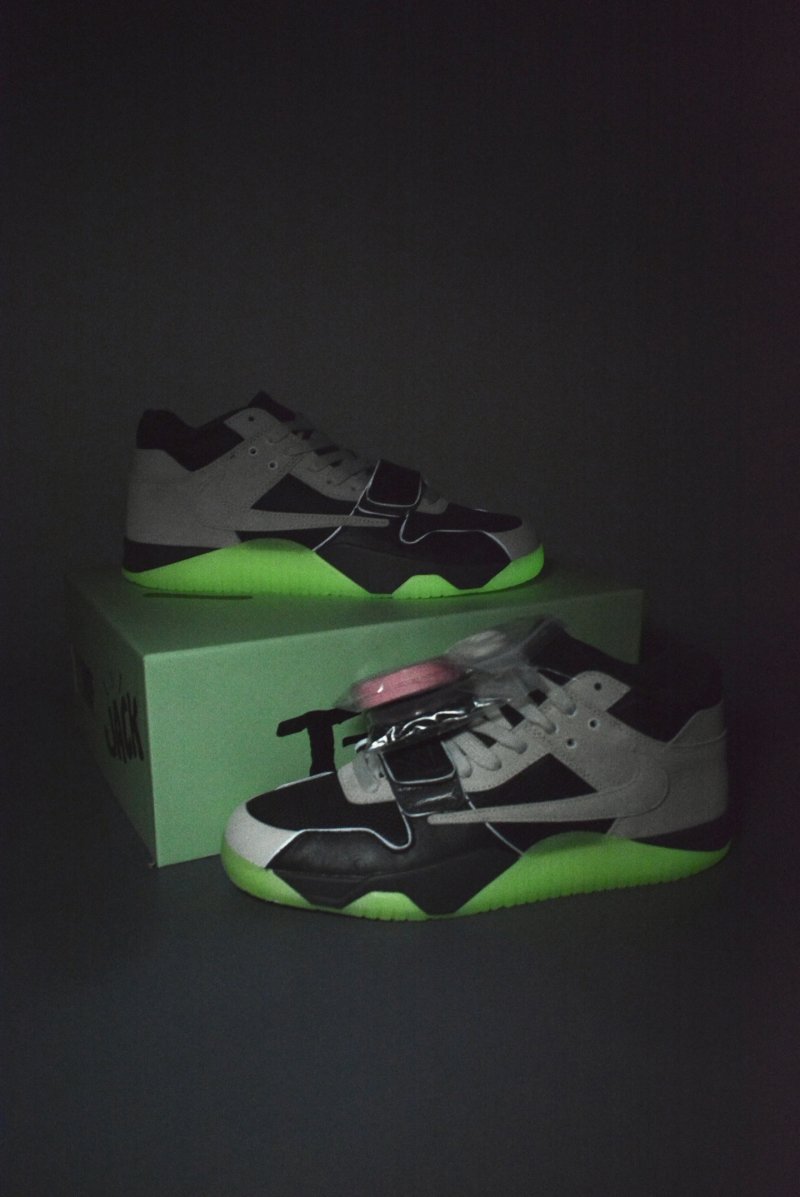 Travis Scott x Chase B x Jordan Jumpman Jack AJ4 'Black / Grey / Green' view
