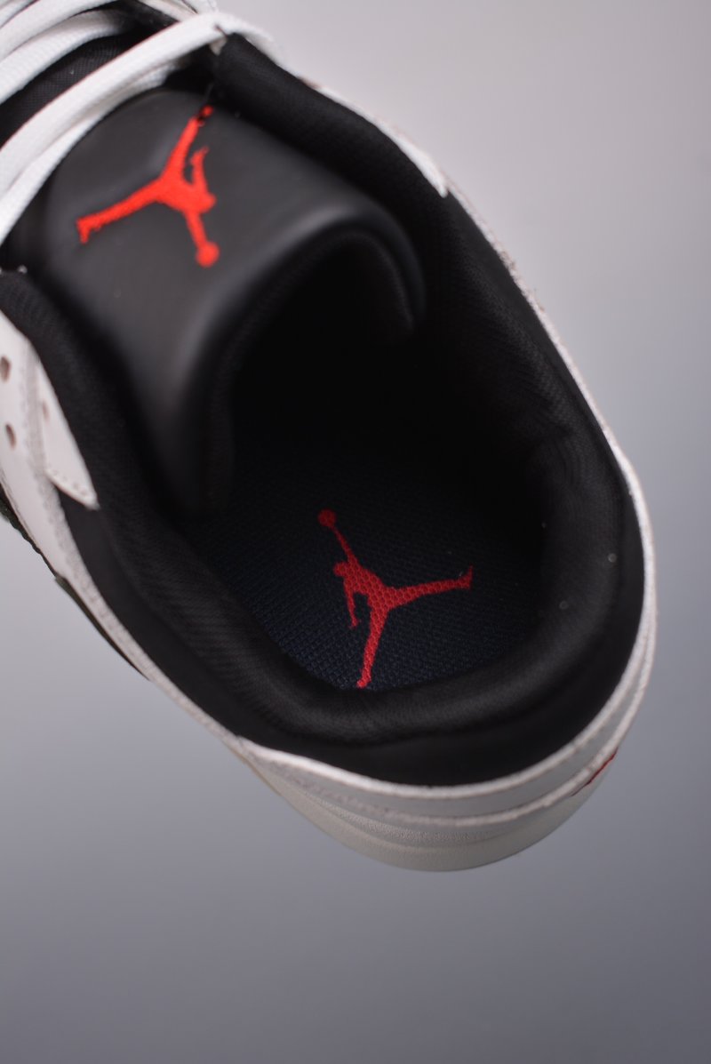 Travis Scott x Jordan Cut The Check AJ1 view