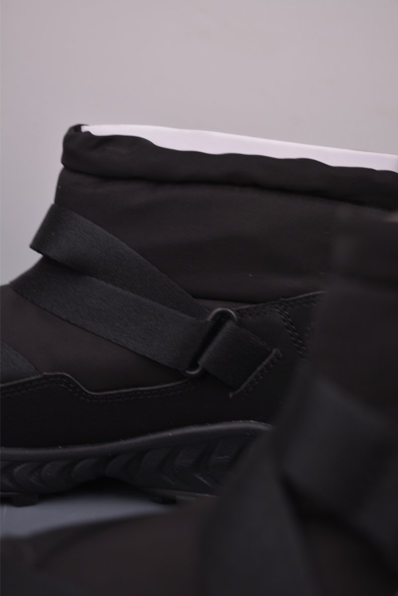 Keen x Hyke Hoodzerra NXIS WP 'Black' view
