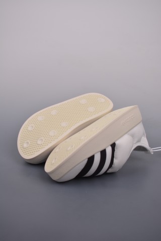 Adidas Originals Puffylette view 3