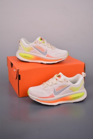 Nike Air Zoom Vomero Plus view 2