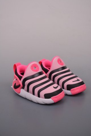 Nike Dynamo Go FlyEase view 4