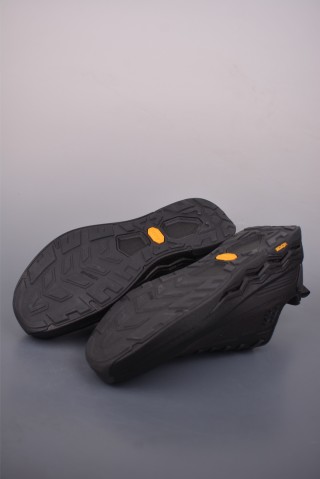 Kolon Litcamp GTX 'Black / Yellow / Gold' view 3