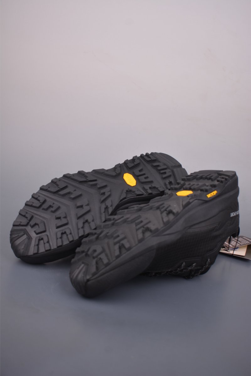 Kolon Litcamp GTX 'Black / Yellow / Gold' view