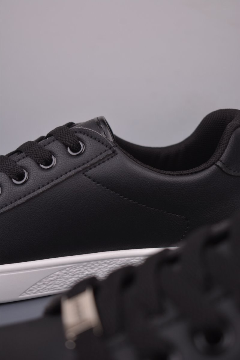 Lacoste Classic Low view