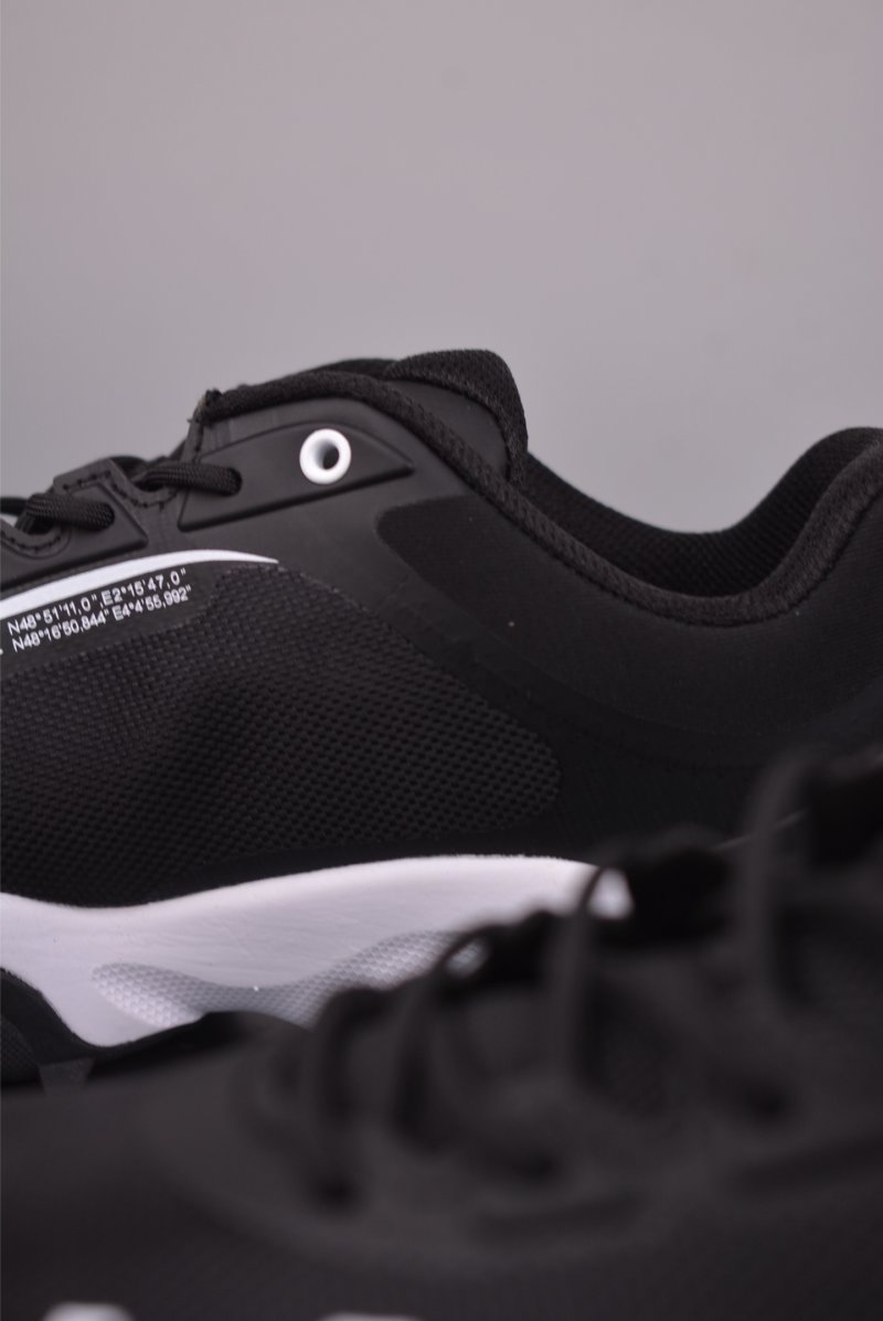 Lacoste Classic Low view