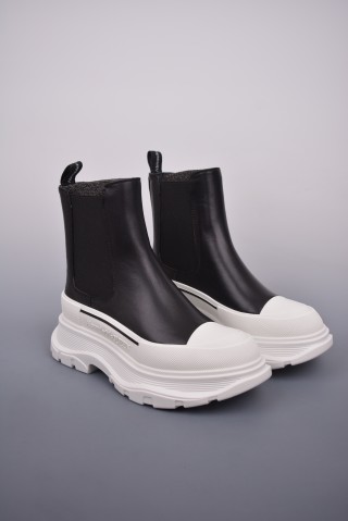 Alexander McQueen Chelsea Boot 'Red' view 1