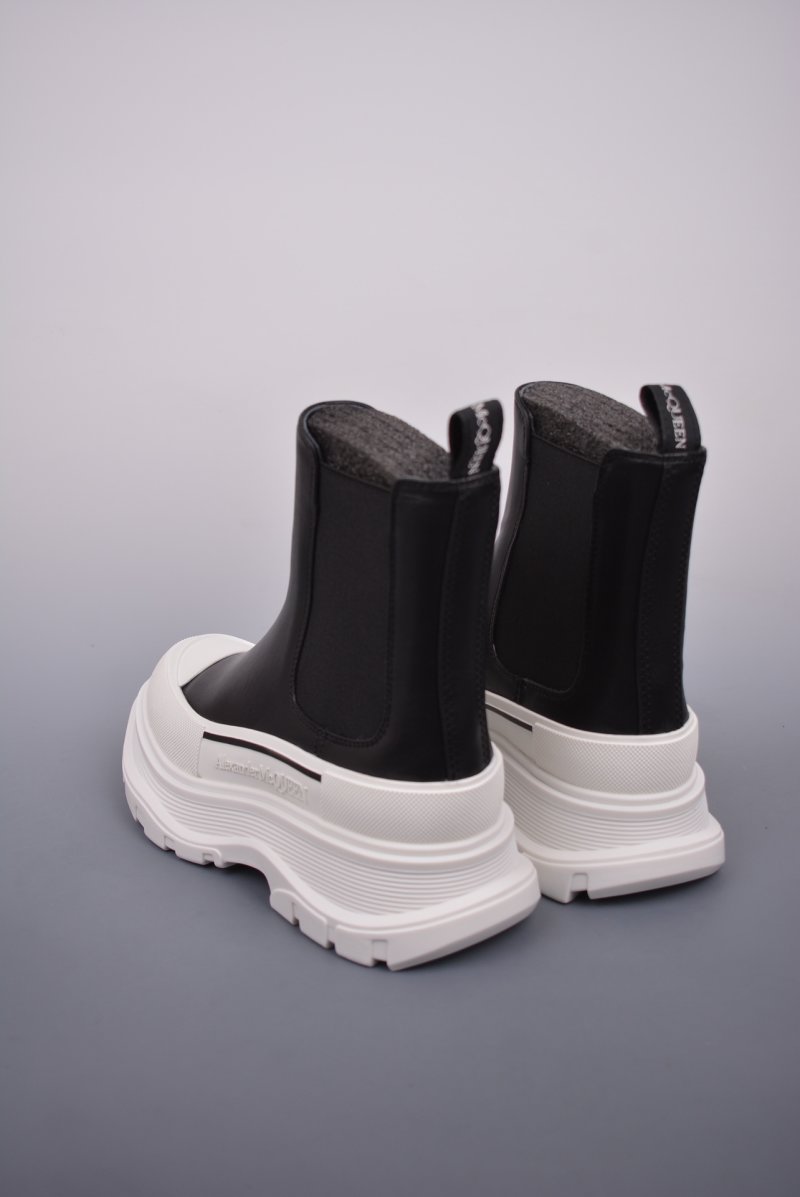Alexander McQueen Chelsea Boot 'Red' view