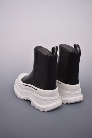 Alexander McQueen Chelsea Boot 'Red' view 2
