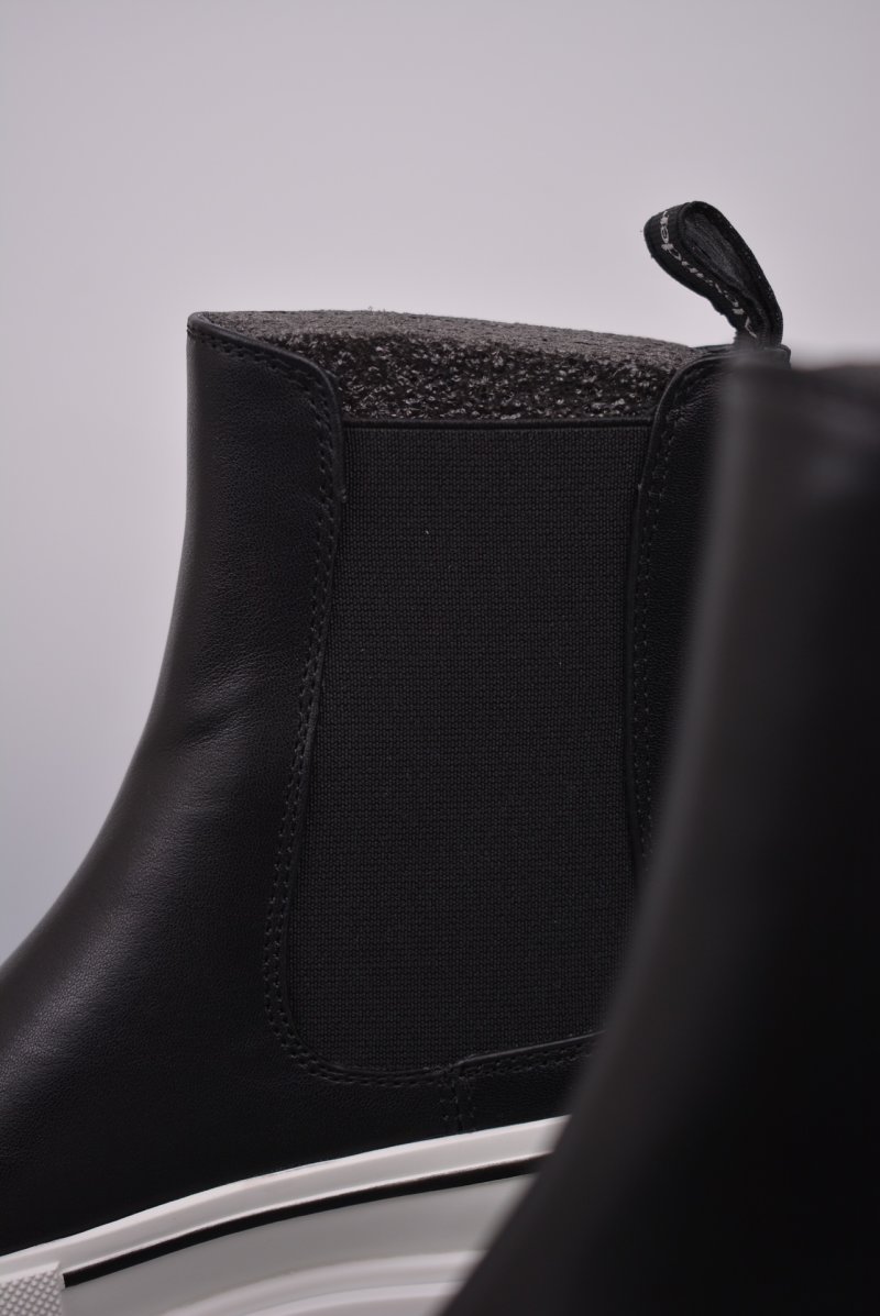 Alexander McQueen Chelsea Boot 'Red' view