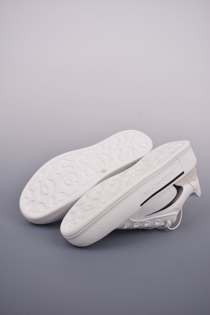 Alexander McQueen Chunky Sneaker 'White' view