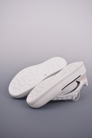 Alexander McQueen Chunky Sneaker 'White' view 3
