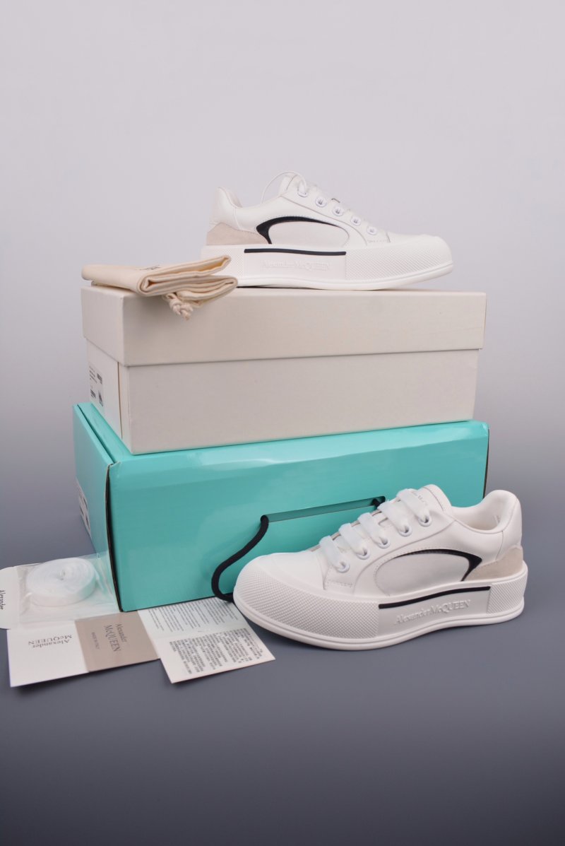 Alexander McQueen Chunky Sneaker 'White' view