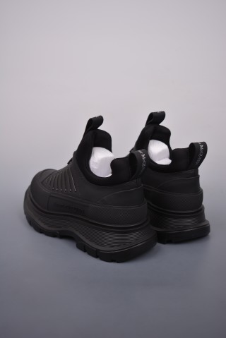 Alexander McQueen Sprint view 2