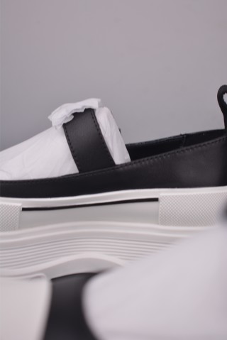 Alexander McQueen Slide view 8