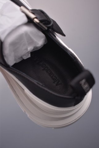 Alexander McQueen Slide view 9