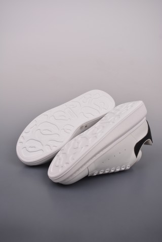 Alexander McQueen Oversized Sneaker NFC 'White' view 12