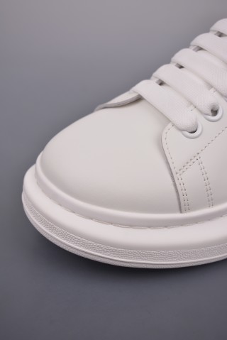 Alexander McQueen Oversized Sneaker NFC 'White' view 15