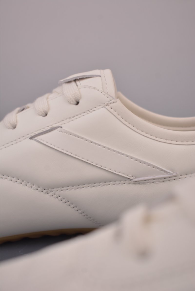 Alexander McQueen Boxe Sneaker 'Black / White / Beige / Red' view