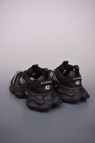 Balenciaga Cargo Sneaker 5XL 'Grey' view 2