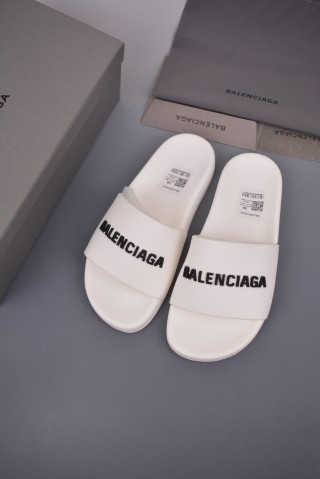 Balenciaga 3D Logo Slide view 2
