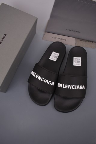 Balenciaga 3D Logo Slide view 4