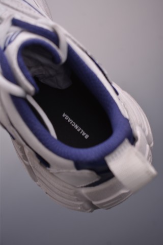 Balenciaga 16 view 9