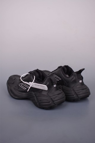Balenciaga 16 view 2