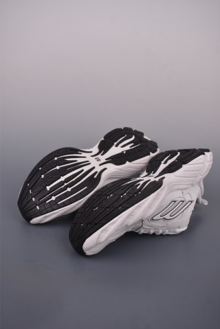 Balenciaga 16 view 3