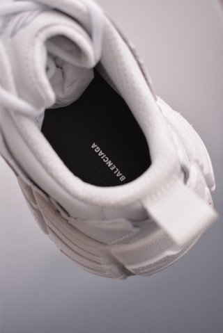Balenciaga 16 view 9