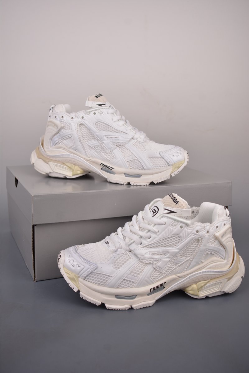 Balenciaga Runner view
