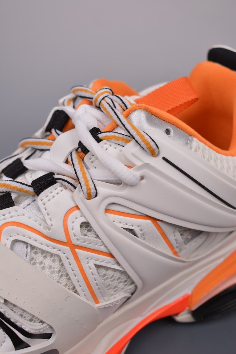 Balenciaga Sneaker Tess 3.0 'Red' view
