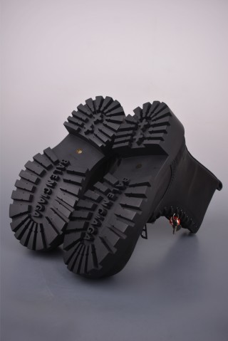 Balenciaga Stomper 'Black' view 3