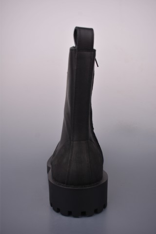 Balenciaga Stomper 'Black' view 4