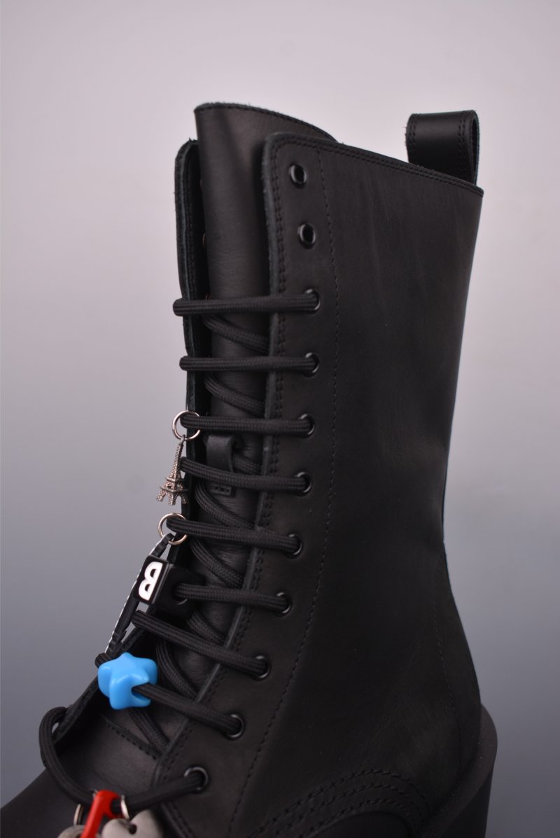 Balenciaga Stomper 'Black' view