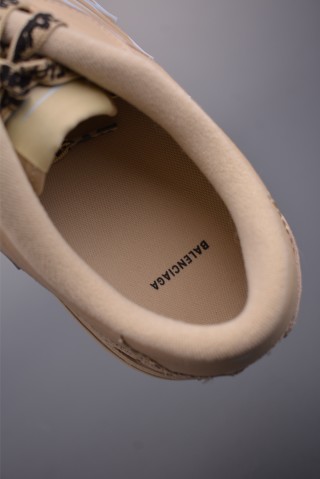 Balenciaga 16 view 9