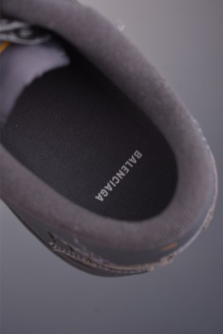 Balenciaga 16 view 9