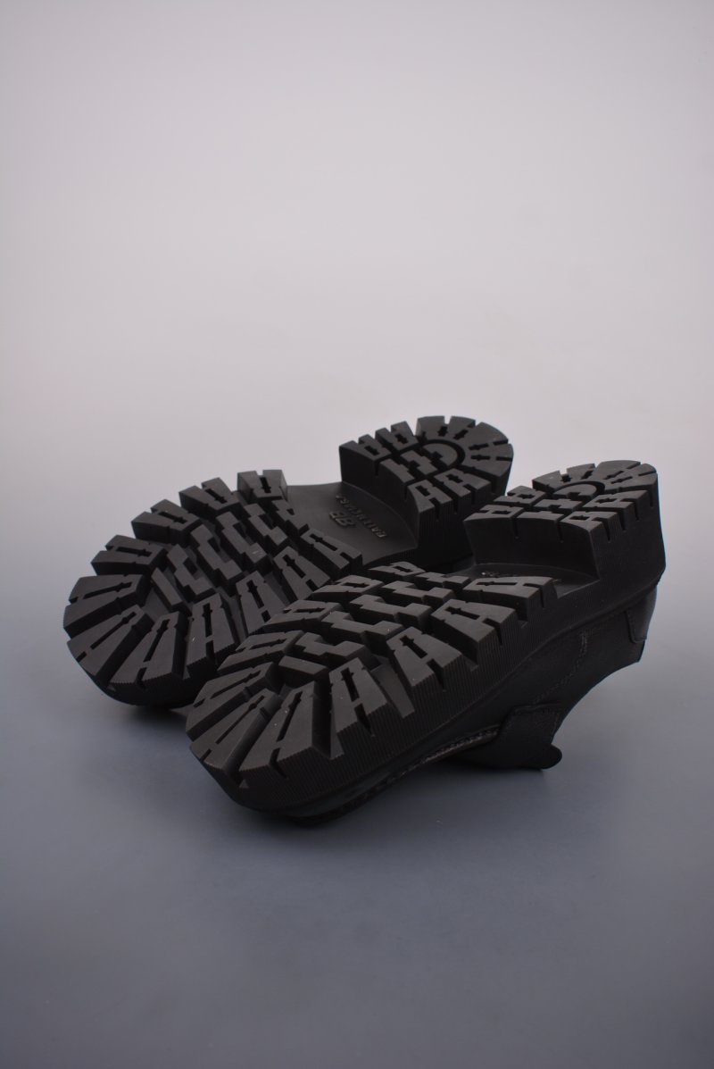 Balenciaga Tractor view